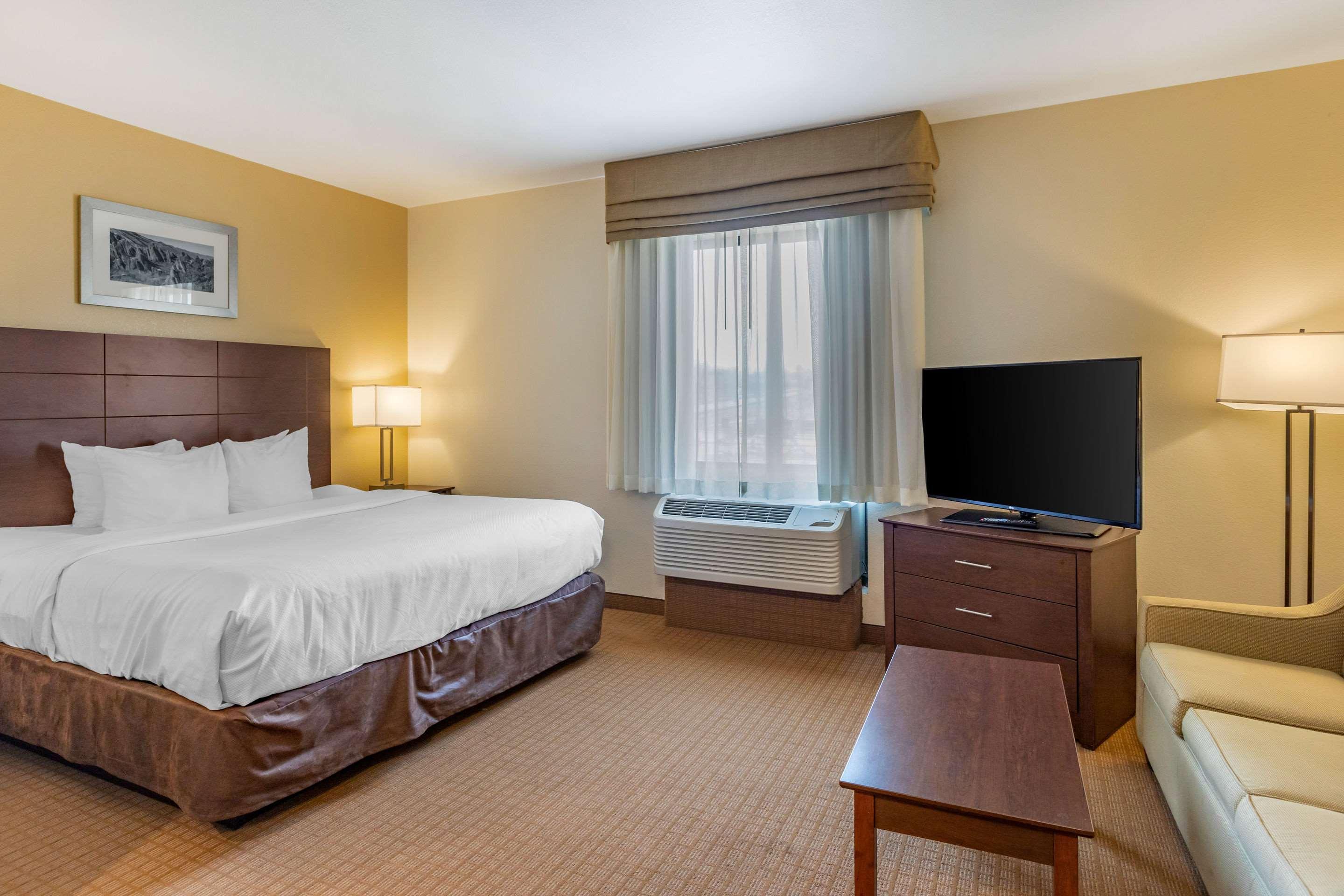 Denver Hotel Rooms & Suites